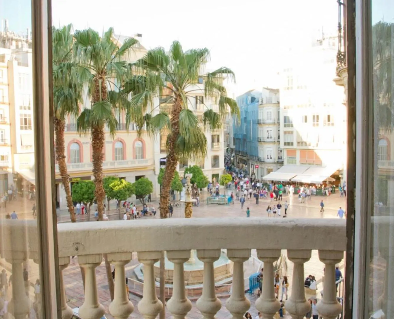 Historic 19Th-Century Apartment With Balcony Overlooking Plaza Malaga