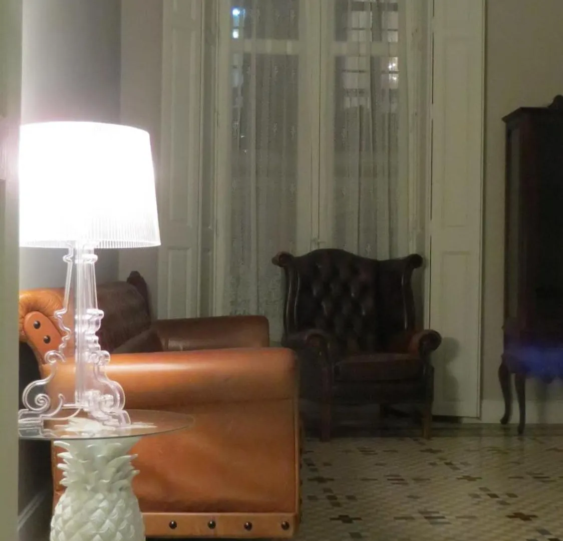 Historic 19Th-Century Apartment With Balcony Overlooking Plaza Malaga
